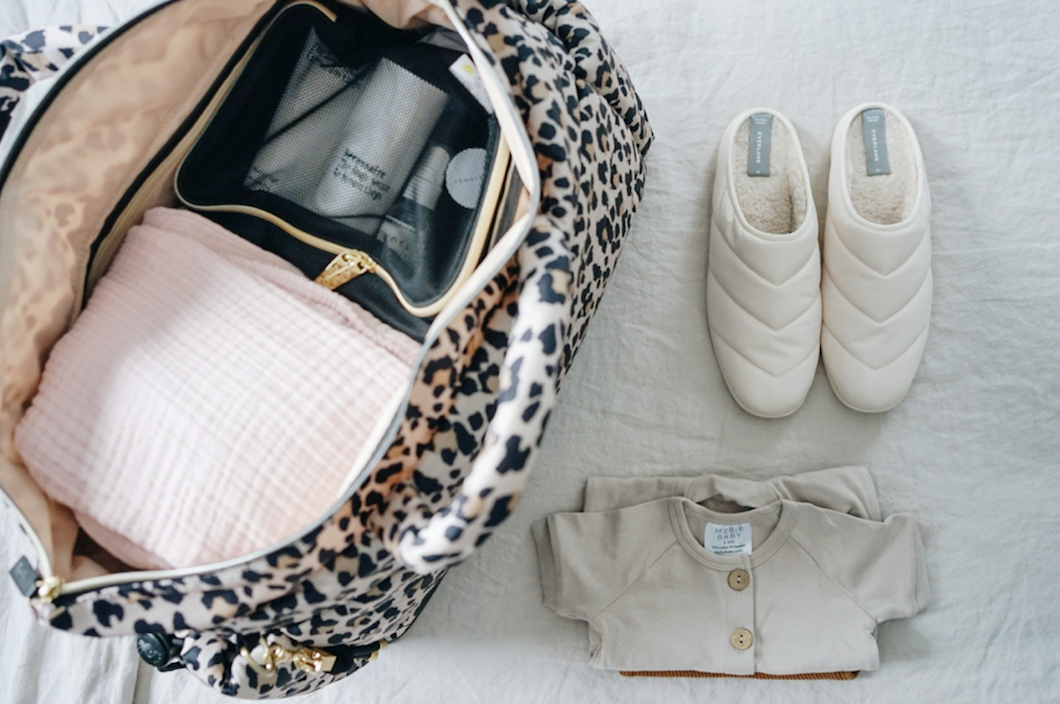 What to Pack in the Hospital Bag for Mom, Dad, & Baby