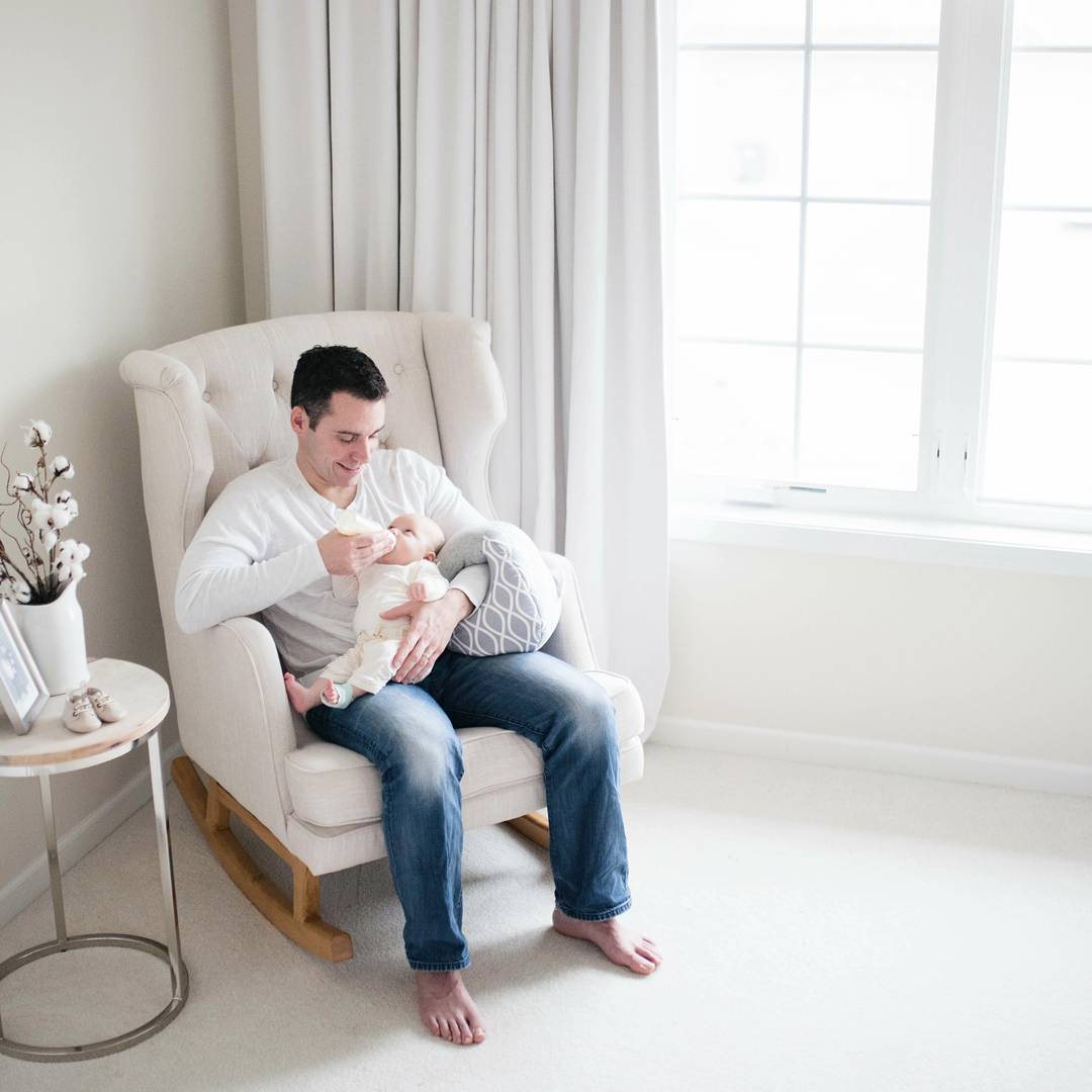How to Feed a Newborn Baby