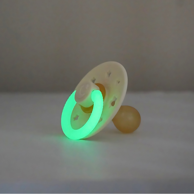 Itzy Soother™ Glow in the Dark Natural Rubber Pacifier - 6-18M