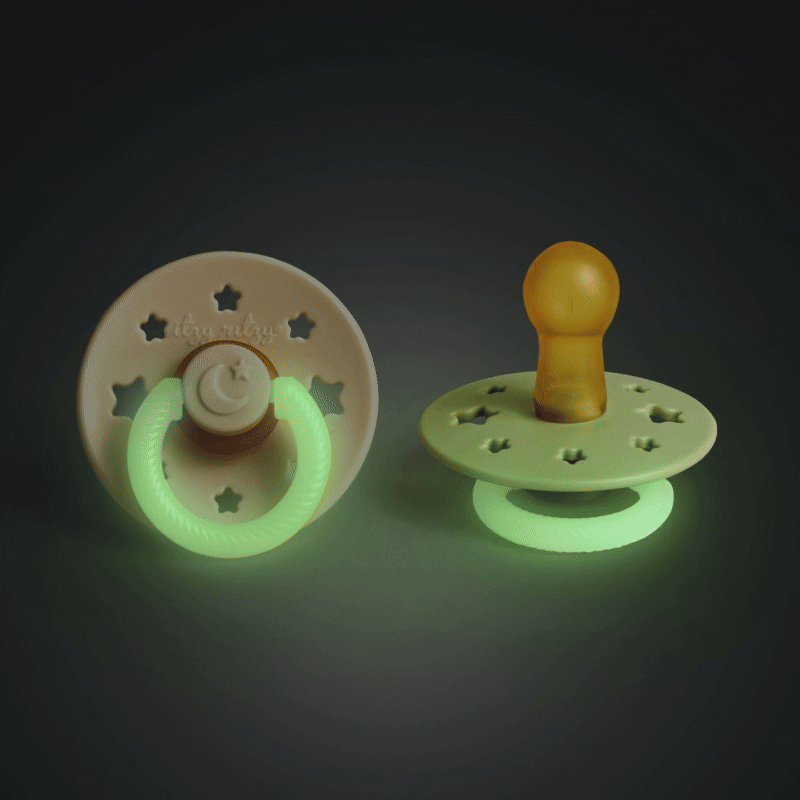 Itzy Soother™ Glow in the Dark Natural Rubber Pacifier - 6-18M