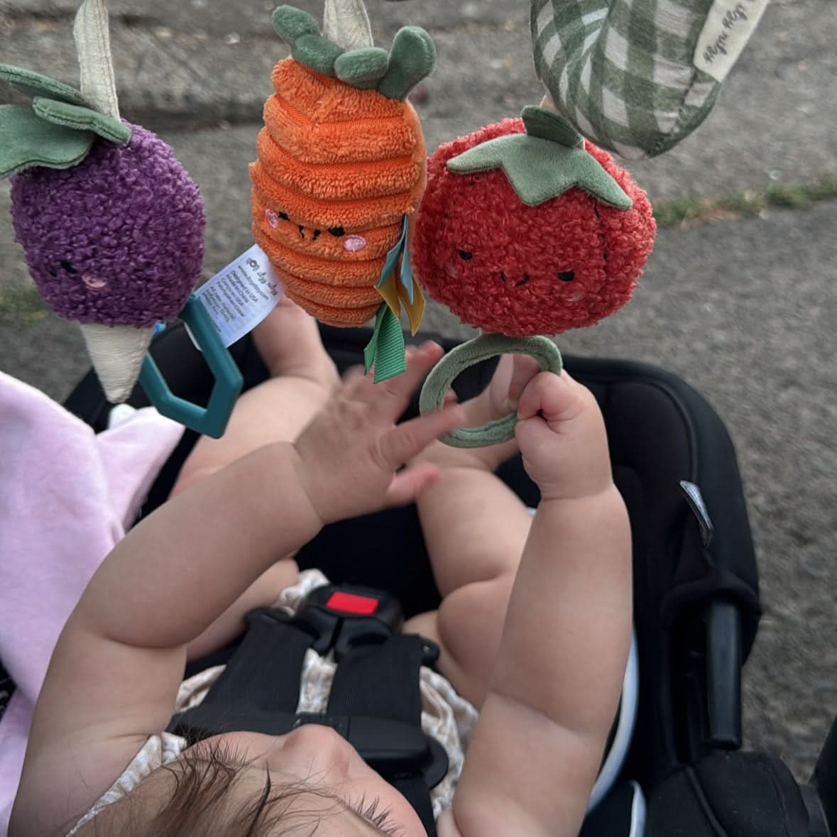 Bitzy Bespoke™ Itzy Bitzy Spiral Car Seat Activity Toy Toy Itzy Ritzy - Veggie