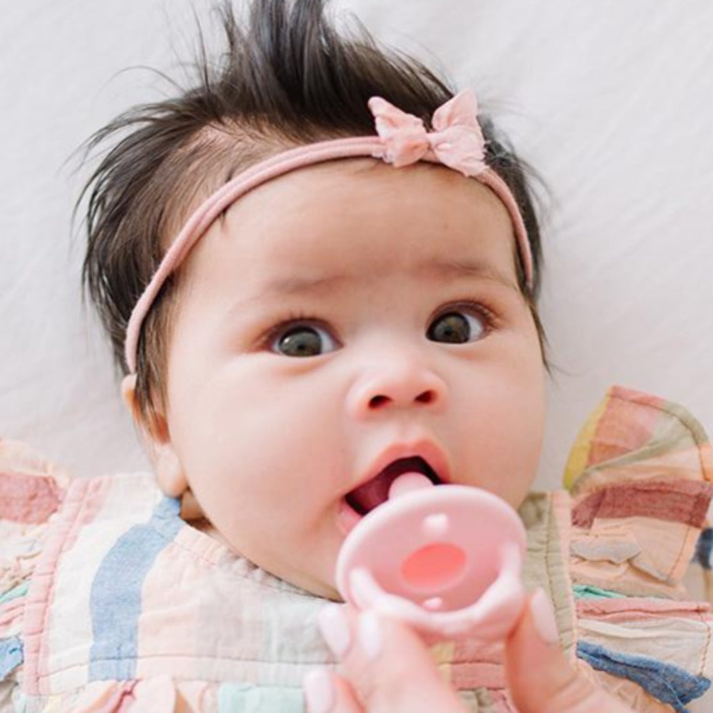 Sweetie Soother™ - Pacifier 2-Pack Itzy Ritzy Pink Bows