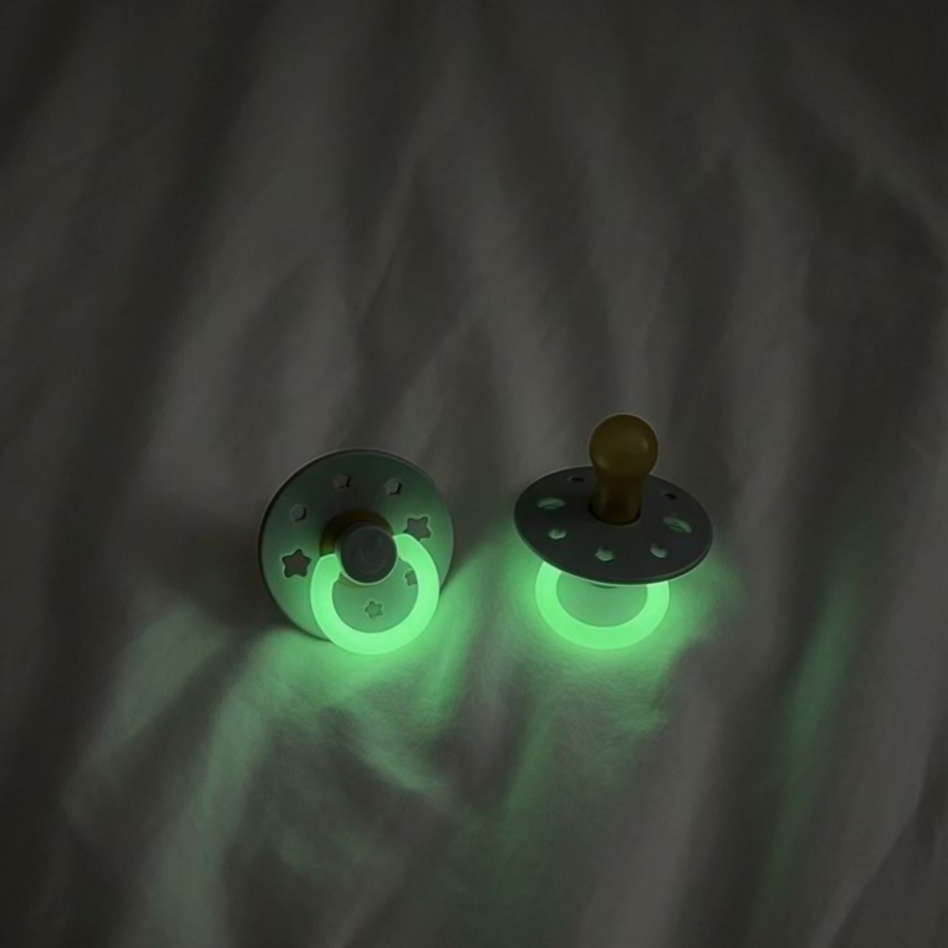 Itzy Soother™ Glow in the Dark Natural Rubber Pacifier - 0-6M Juniper and Steel